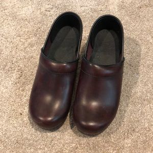 Women’s danskos size 8